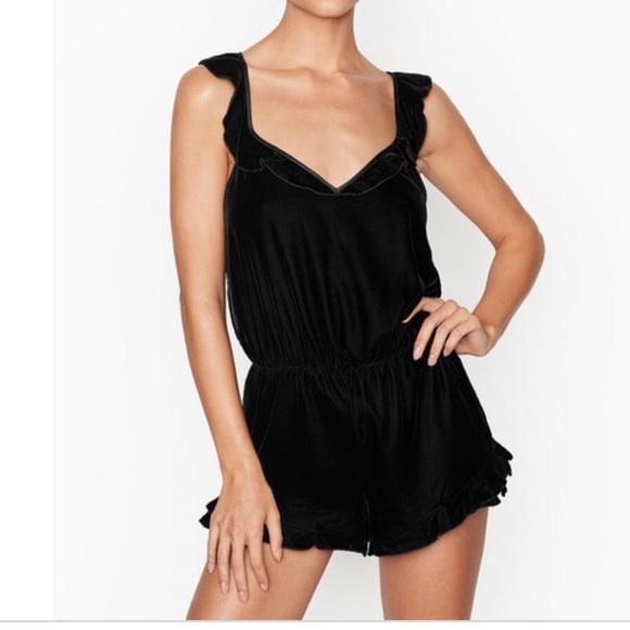 EUC Victoria’s Secret Black Velvet PJ set - Picture 1 of 5